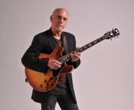 Larry Carlton.jpg